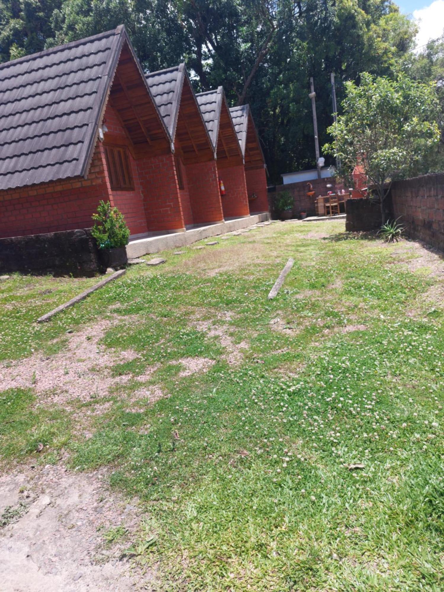 Pequena Pousada Pernottare Estacionamento Frente E Lado Publico Privado 格拉玛多 外观 照片