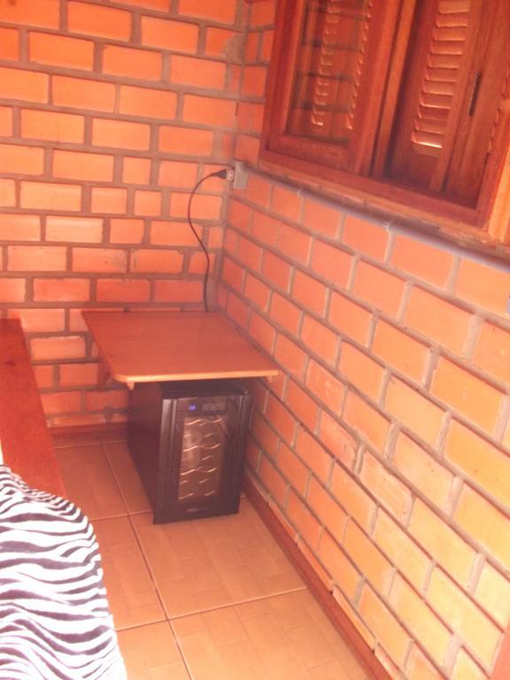 Pequena Pousada Pernottare Estacionamento Frente E Lado Publico Privado 格拉玛多 客房 照片